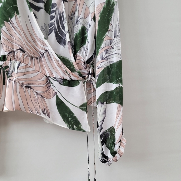 Milly Kia Silk Blouse Size 10 Green White Pink 100% Wrap Peplum Floral Top - Picture 6 of 16